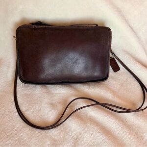 1970’s Coach Basic Bag Mocha Leather No. 9455 Clutch Shoulder Crossbody Vintage